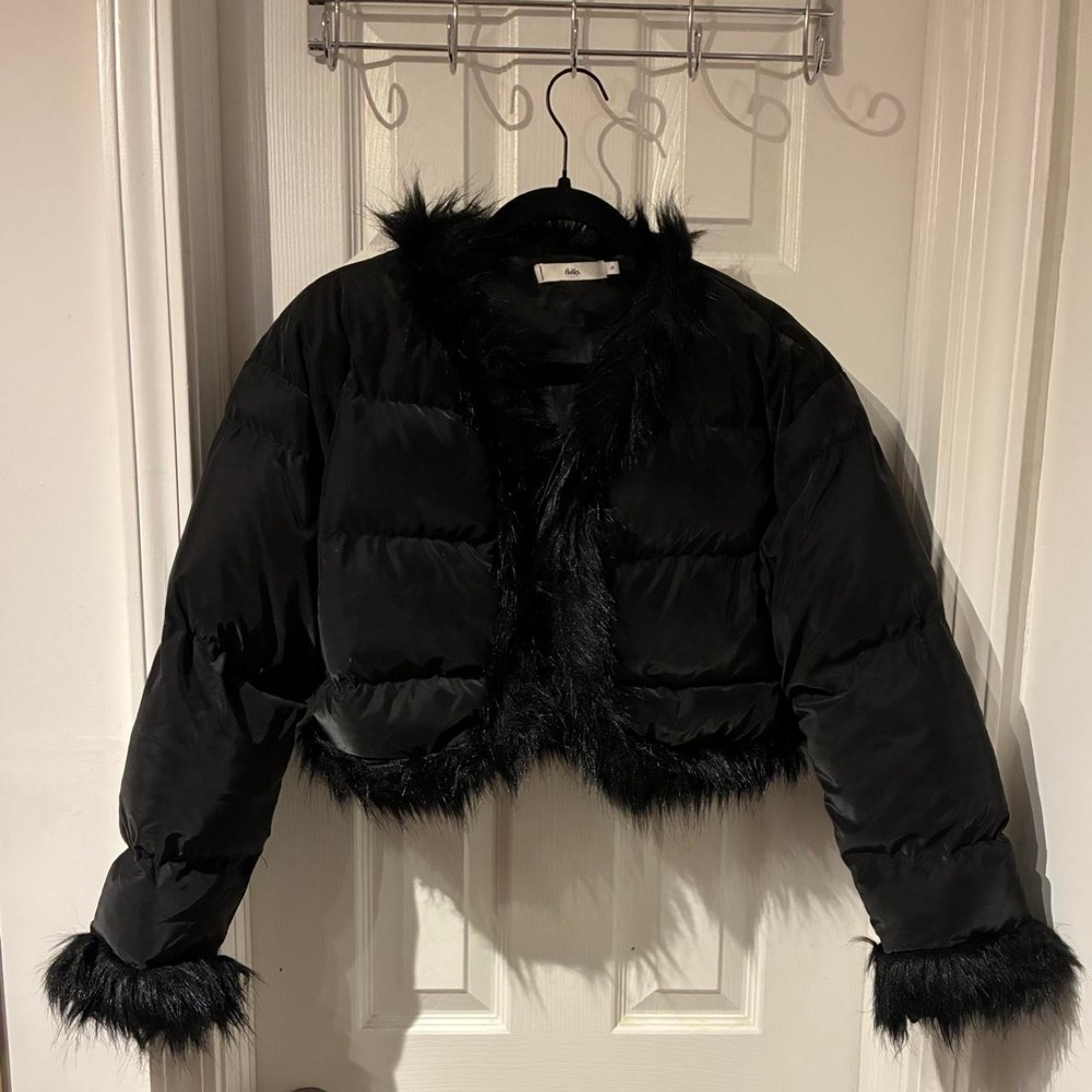 Y2K Black Cropped Faux Fur Trim Puffer Jacket |  Cropped Winter Coat